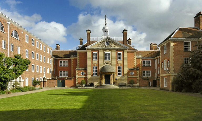 Oxford Royale Academy Oxford Biltur Educational Travel Agency